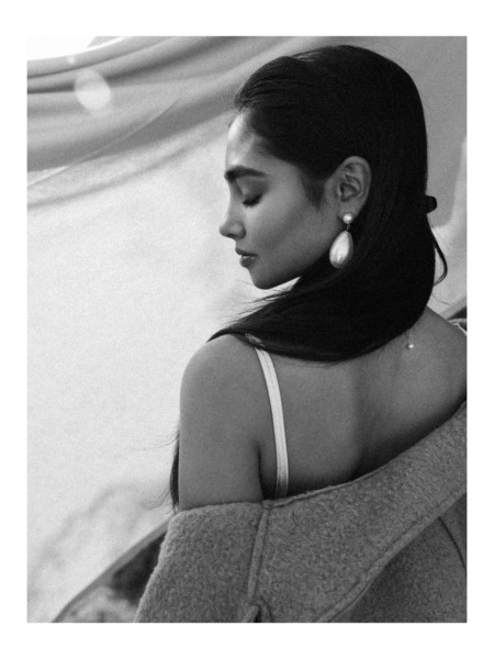 WinterinDubai, Sarah, Tarfut, Black and white-11